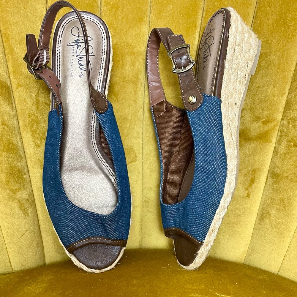 LIFE STRIDE Denim and Brown Espadrilles